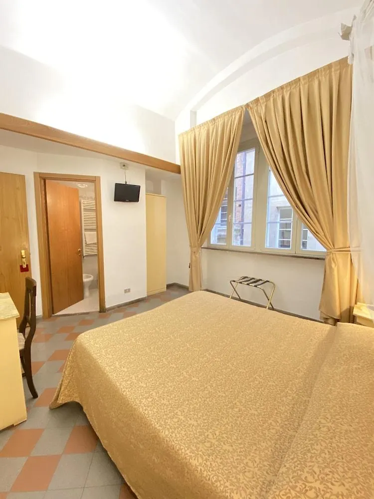 Piccolo Hotel Etruria Siena 2*,